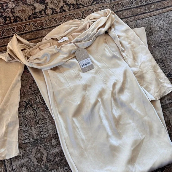 Meshki Giselle Off Shoulder Dress- Tags On - Picture 5 of 6